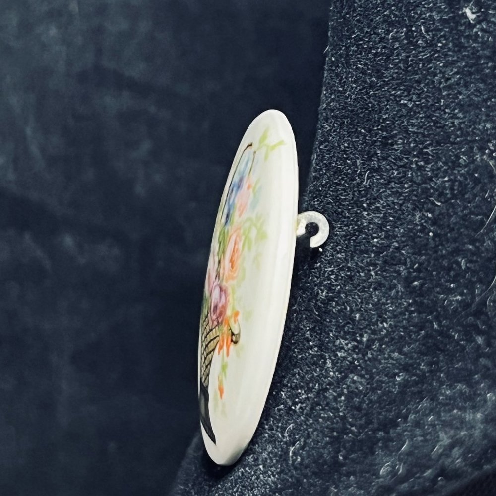 Vintage Ceramic Hand Painted Basket Of Flowers Brooch (5147) - Picture 3 of 5
